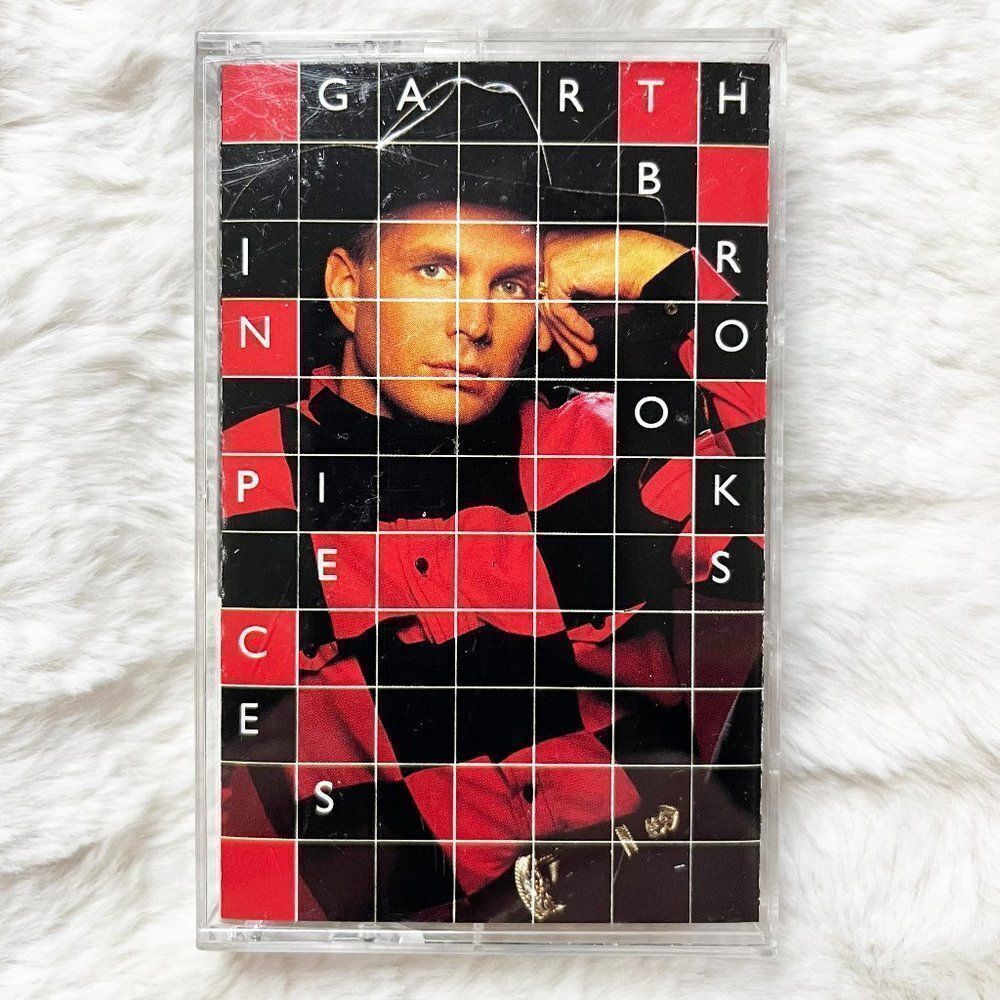 🔮 5/$25 Vintage 90s Garth‎ Brooks In Pieces Cassette